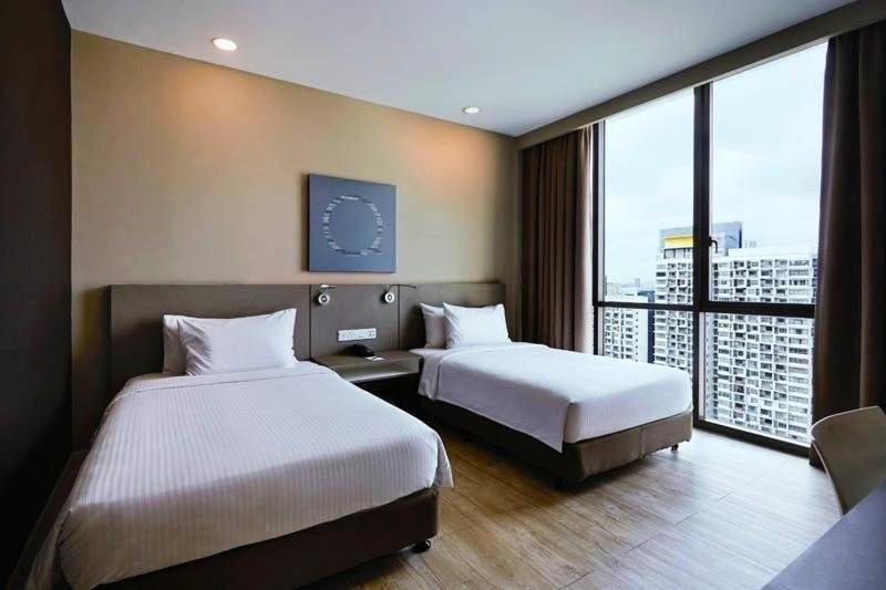 Q Damansara By Trillionz Hotel Petaling Jaya Exterior photo